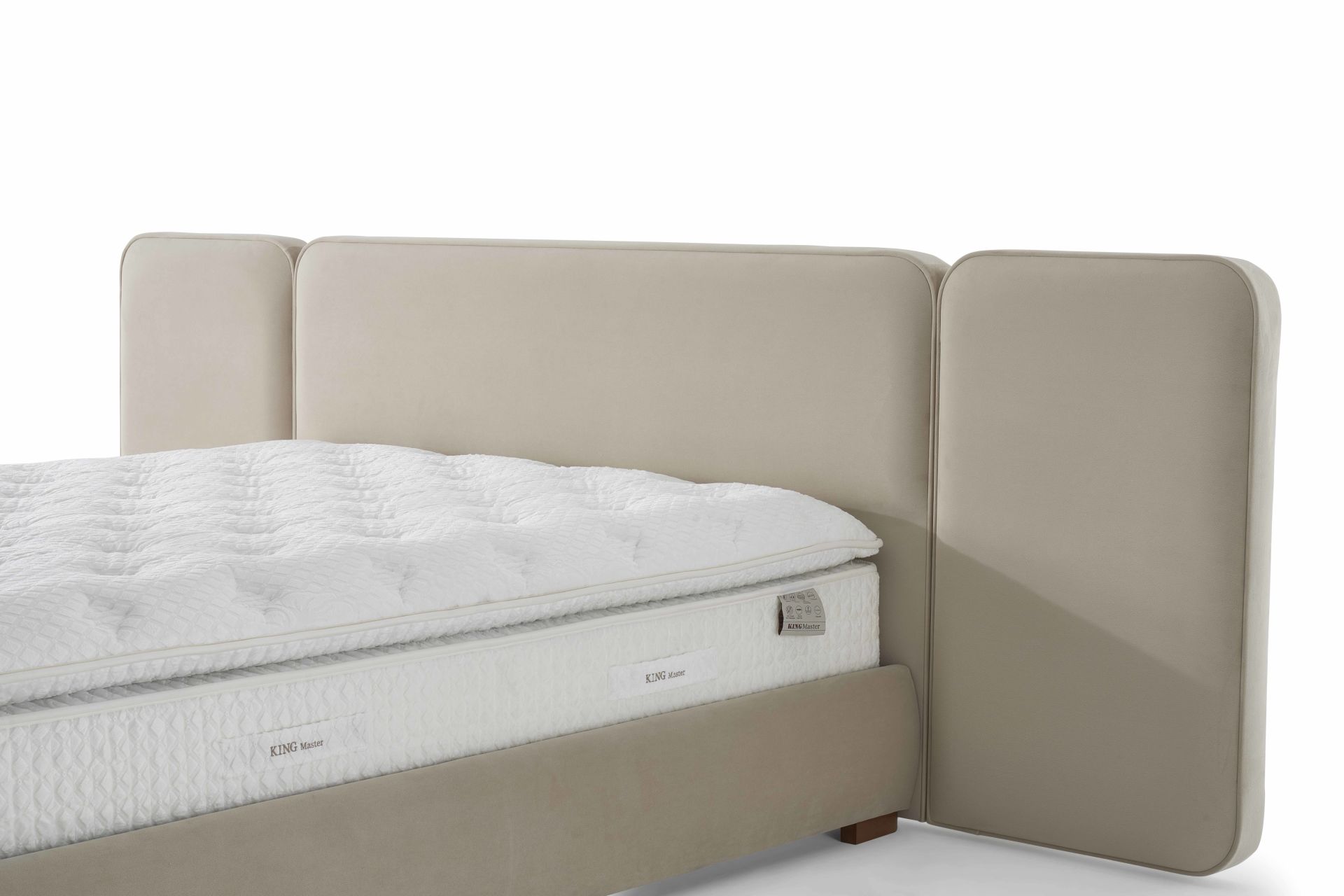 Marta Kanatlı Başlık