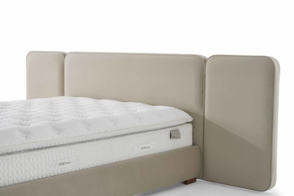 Marta Kanatlı Başlık